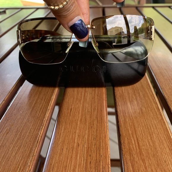 Authentic Gucci glasses with hard case and cleaning cloth - Picture 3 of 8